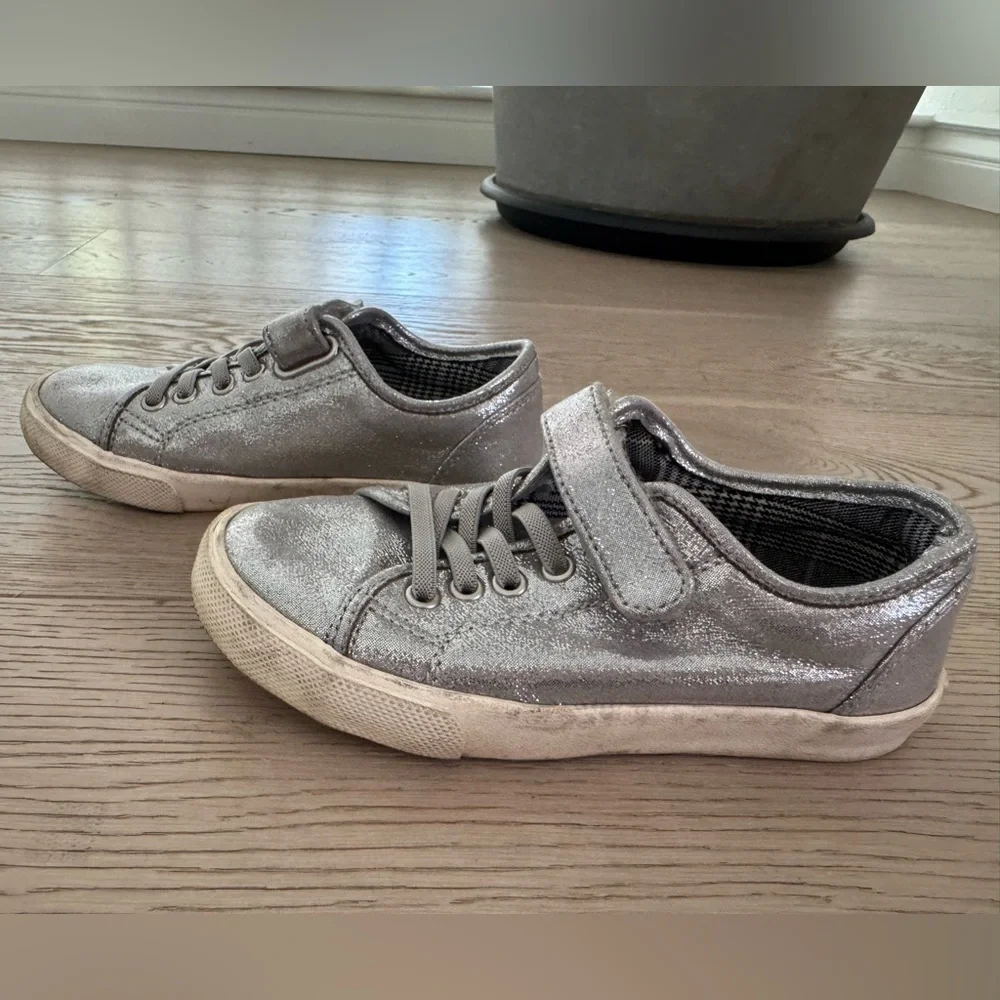 Girls Level Brand Grace Level Silver color size US 12